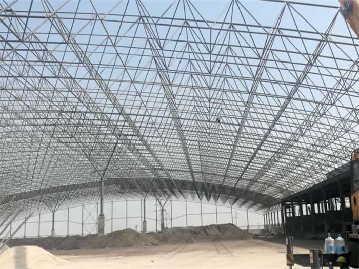 巴彦淖尔钢厂料仓网架工程